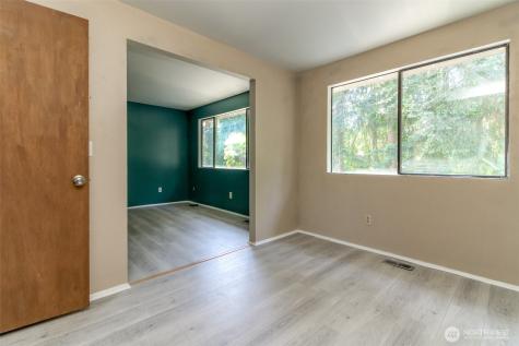 14823 SE 172nd Place Renton WA 98058