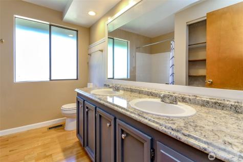 14823 SE 172nd Place Renton WA 98058