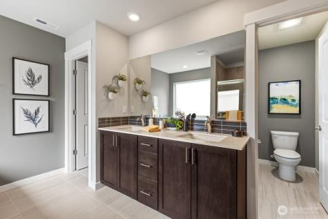 1185 Clearwater Way SE North Bend WA 98045