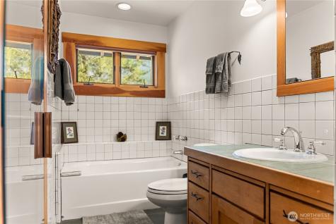 32 Freestone Lake Drive Mazama WA 98833