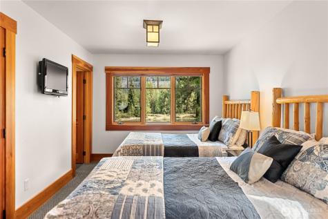 32 Freestone Lake Drive Mazama WA 98833