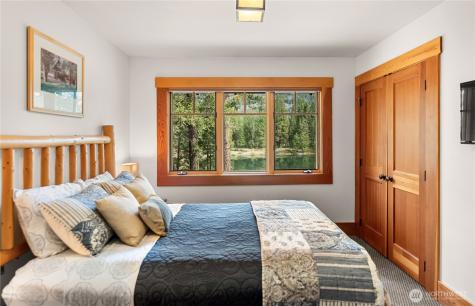 32 Freestone Lake Drive Mazama WA 98833
