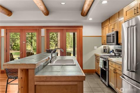 32 Freestone Lake Drive Mazama WA 98833