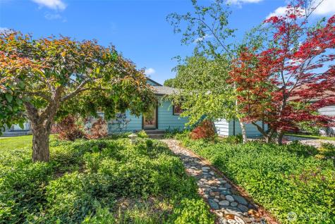 229 W Allen Avenue Chelan WA 98816
