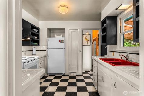 229 W Allen Avenue Chelan WA 98816