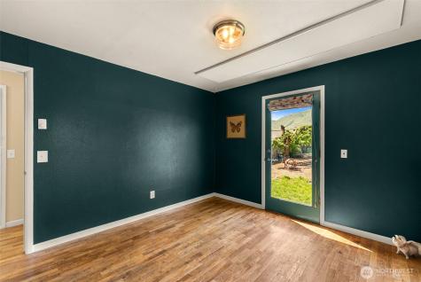 229 W Allen Avenue Chelan WA 98816