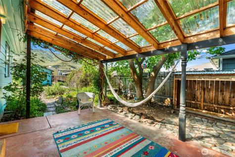 229 W Allen Avenue Chelan WA 98816