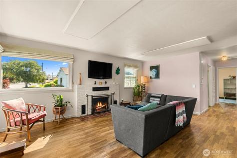 229 W Allen Avenue Chelan WA 98816