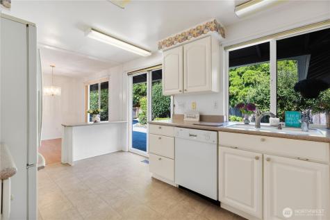 32123 32nd Avenue SW Federal Way WA 98023