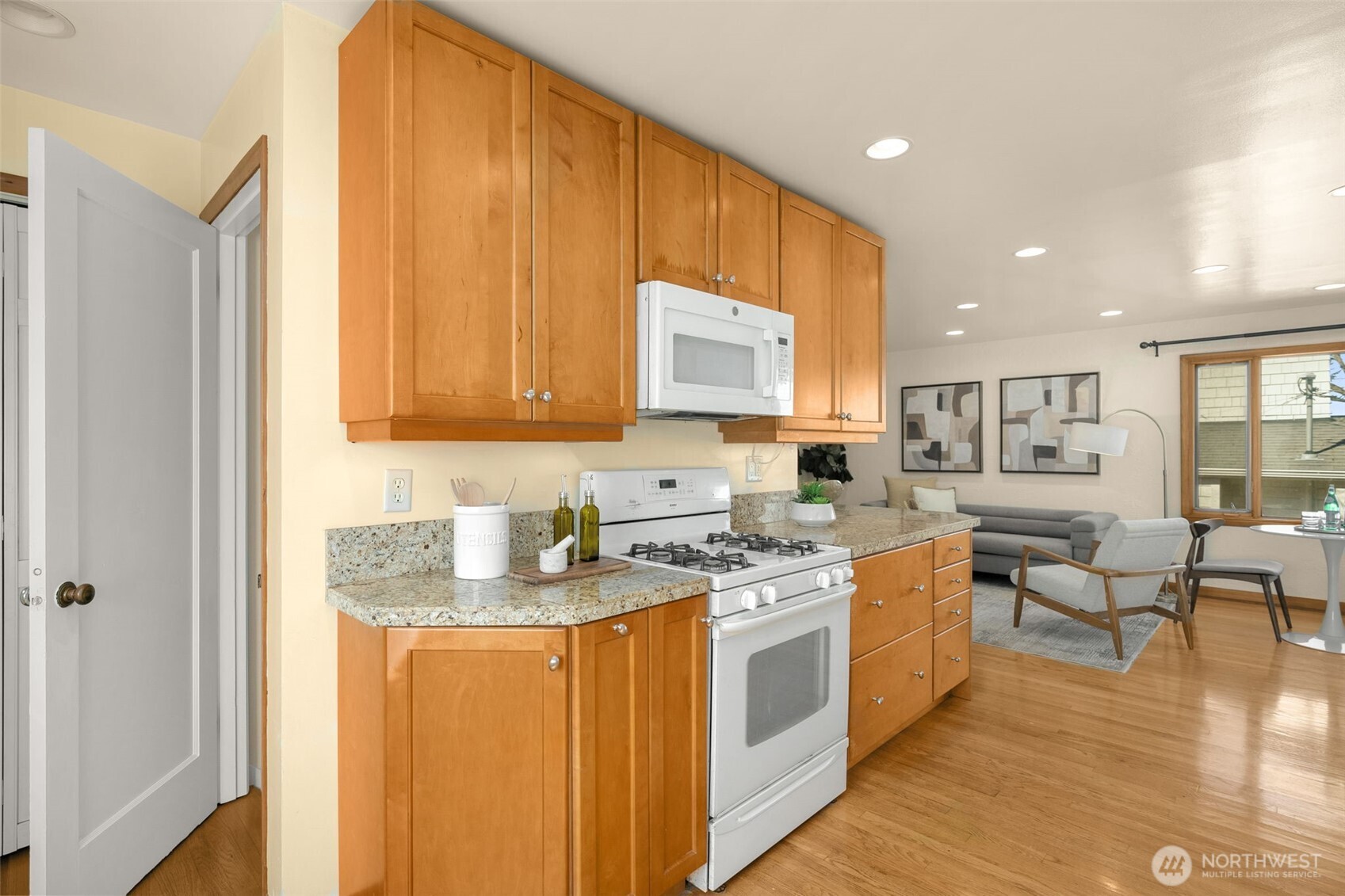 4333 32nd Avenue W Seattle WA 98199