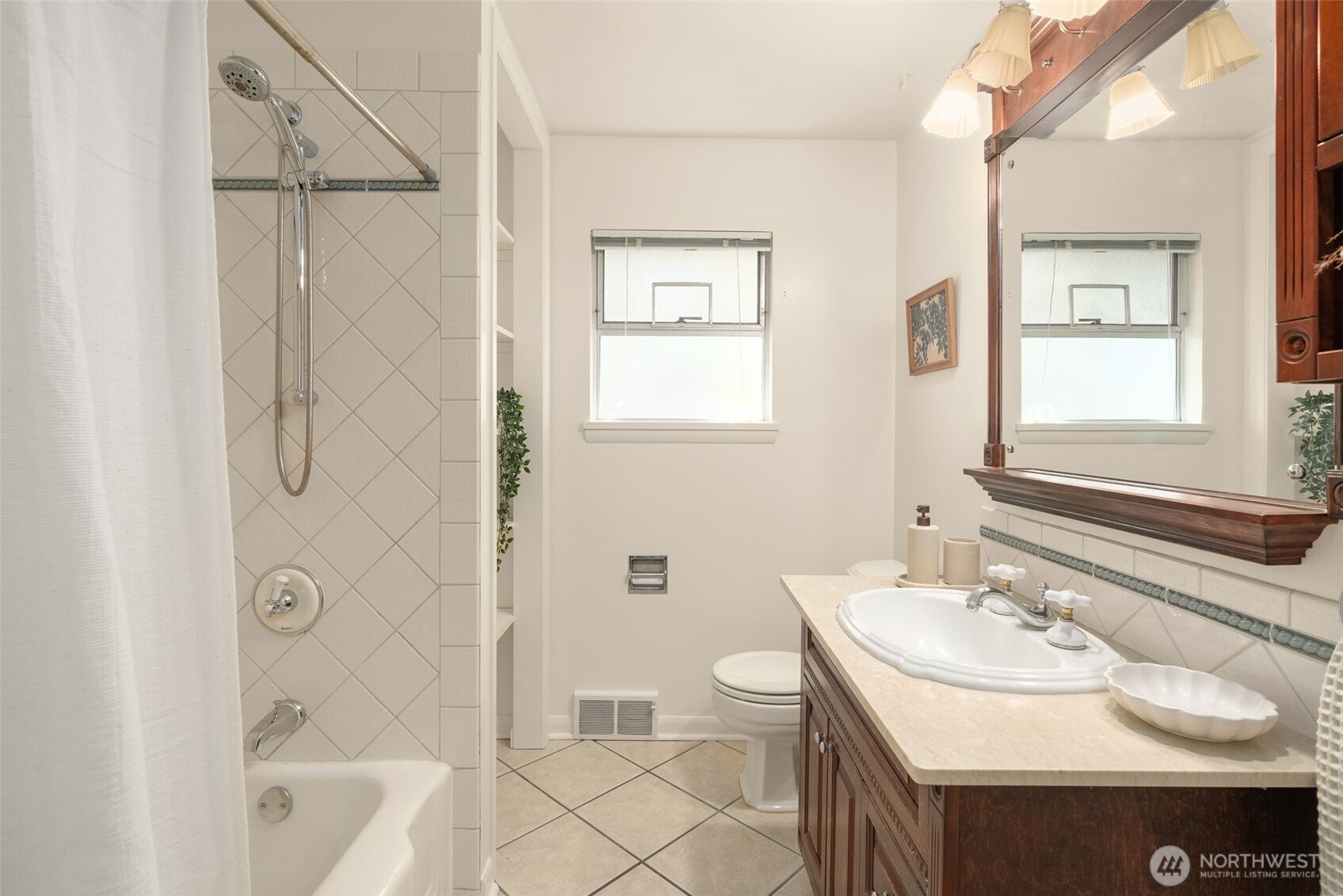 4333 32nd Avenue W Seattle WA 98199