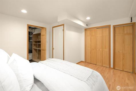 4333 32nd Avenue W Seattle WA 98199