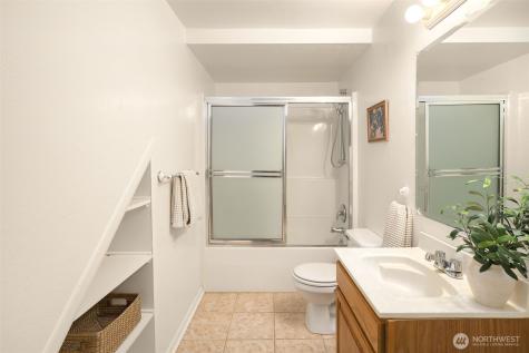 4333 32nd Avenue W Seattle WA 98199