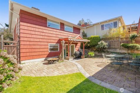 4333 32nd Avenue W Seattle WA 98199