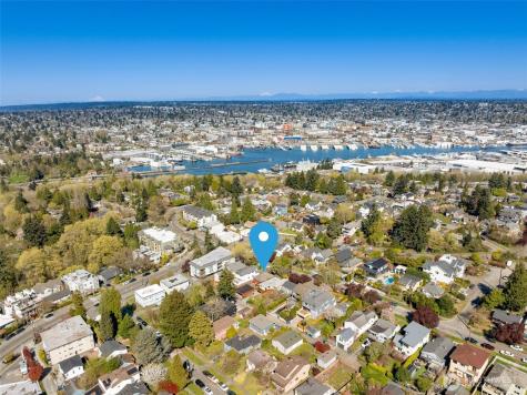 4333 32nd Avenue W Seattle WA 98199