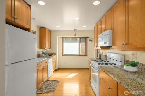 4333 32nd Avenue W Seattle WA 98199