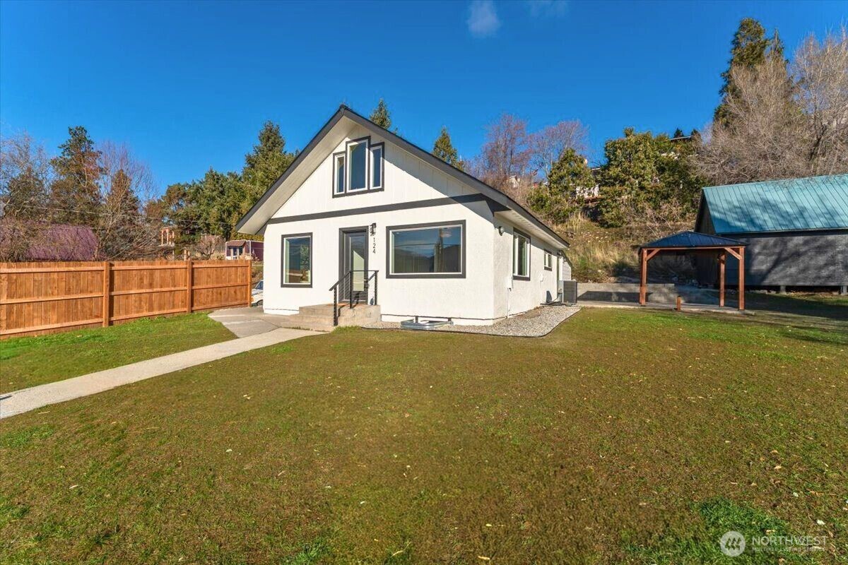 124 Boetzkes Avenue Manson WA 98831