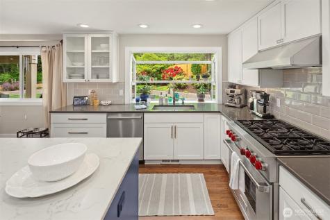4810 117th Place NE Kirkland WA 98033