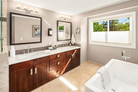 4810 117th Place NE Kirkland WA 98033