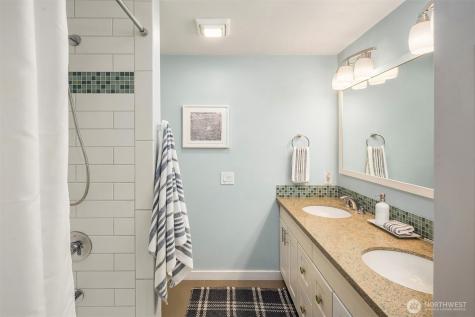 4810 117th Place NE Kirkland WA 98033