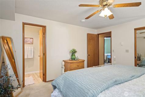 9421 175th Street Ct E Puyallup WA 98375