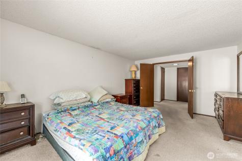 32416 29th Avenue SW Federal Way WA 98023