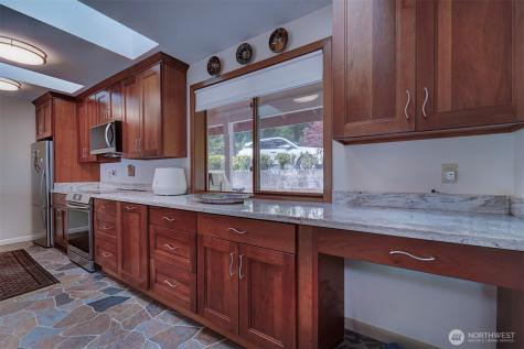 5691 Seabreeze Lane SE Port Orchard WA 98367