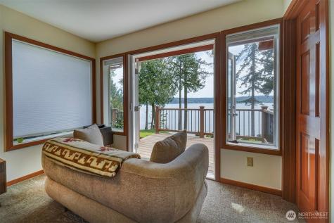 5691 Seabreeze Lane SE Port Orchard WA 98367