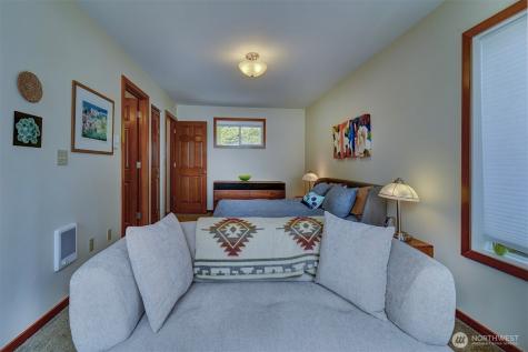 5691 Seabreeze Lane SE Port Orchard WA 98367