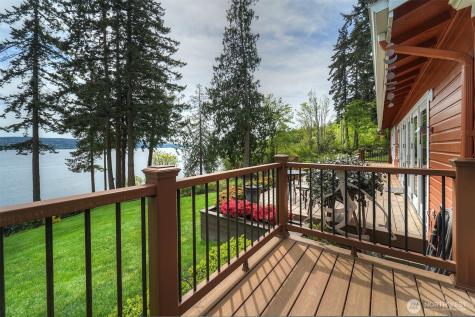 5691 Seabreeze Lane SE Port Orchard WA 98367