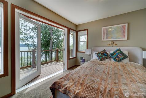 5691 Seabreeze Lane SE Port Orchard WA 98367