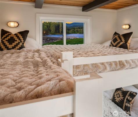 132 Slalom Way Packwood WA 98361