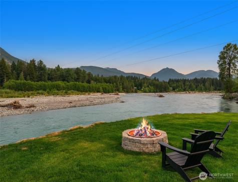 132 Slalom Way Packwood WA 98361
