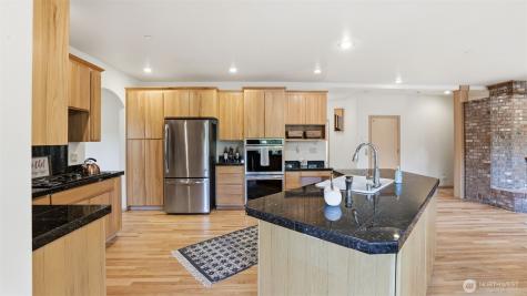 18432 W Lake Desire Drive SE Renton WA 98058