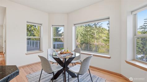 18432 W Lake Desire Drive SE Renton WA 98058