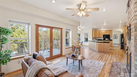 18432 W Lake Desire Drive SE Renton WA 98058