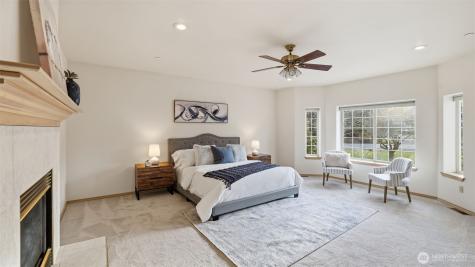 18432 W Lake Desire Drive SE Renton WA 98058