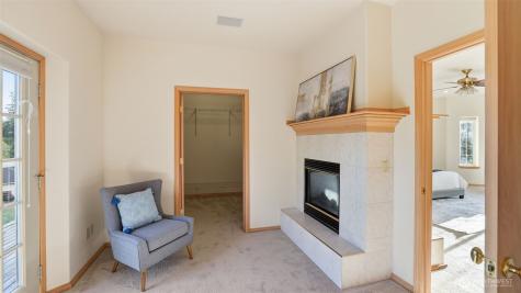 18432 W Lake Desire Drive SE Renton WA 98058