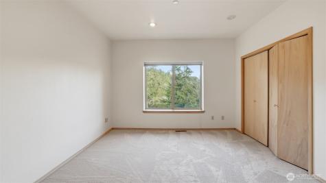 18432 W Lake Desire Drive SE Renton WA 98058