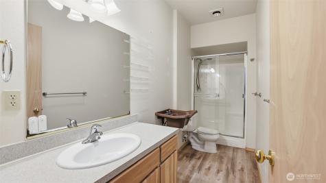 18432 W Lake Desire Drive SE Renton WA 98058