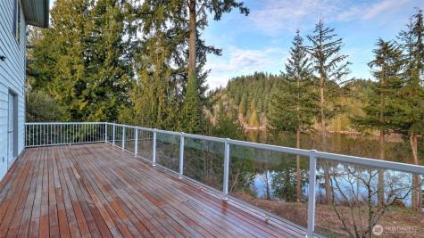 18432 W Lake Desire Drive SE Renton WA 98058