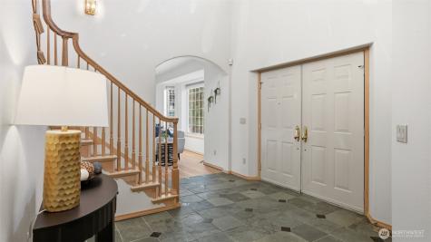 18432 W Lake Desire Drive SE Renton WA 98058