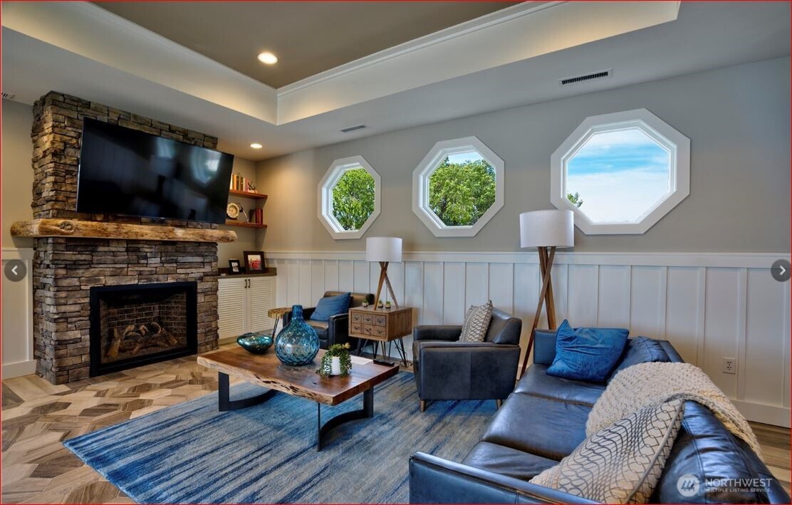 1350 W Woodin Avenue Chelan WA 98816