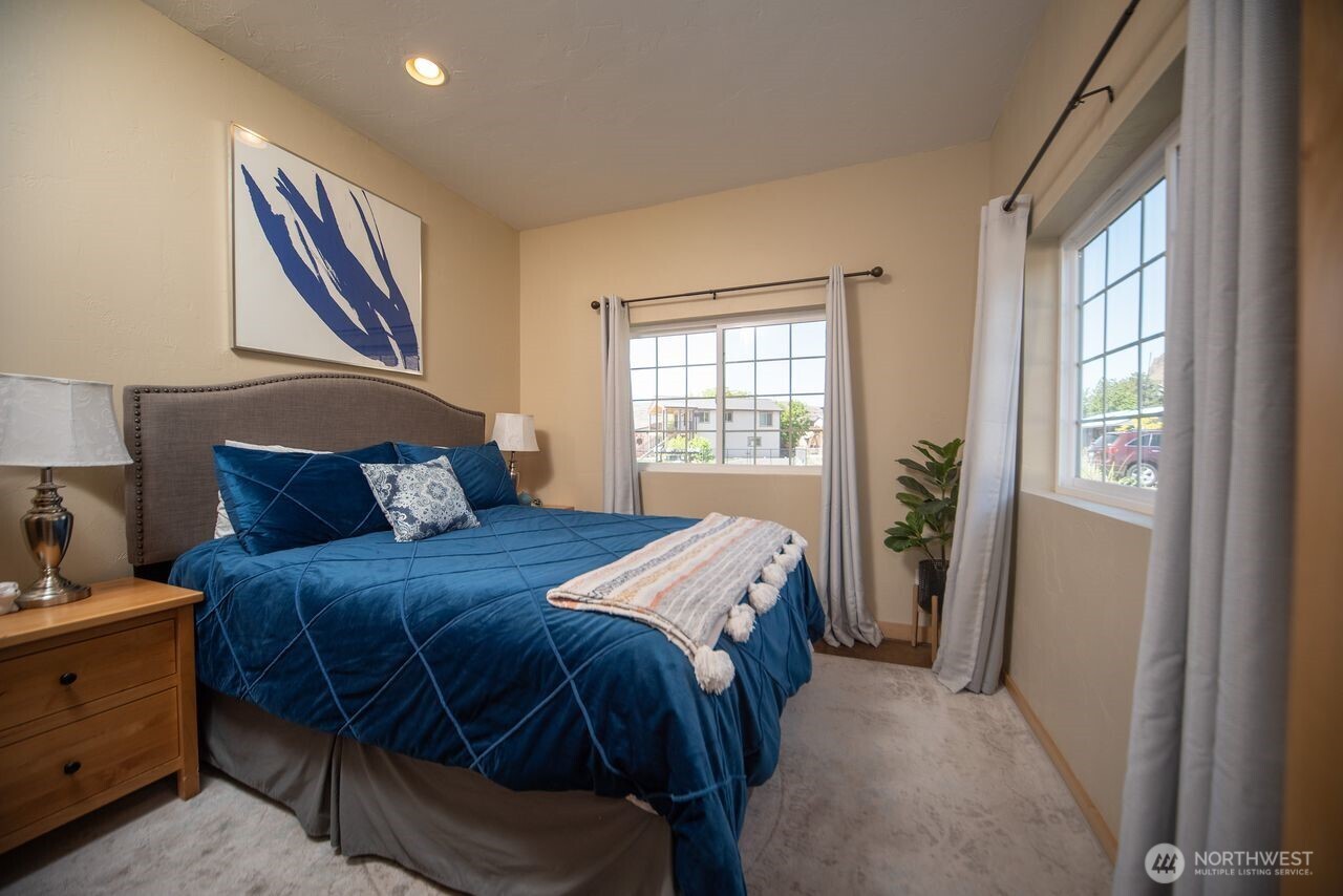 25053 SW Wanapum Street Quincy WA 98848