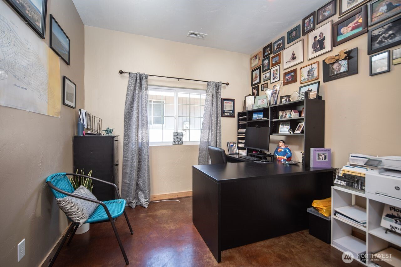 25053 SW Wanapum Street Quincy WA 98848