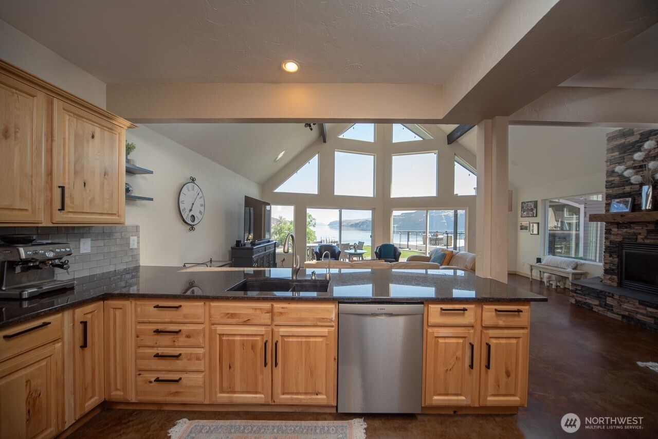 25053 SW Wanapum Street Quincy WA 98848