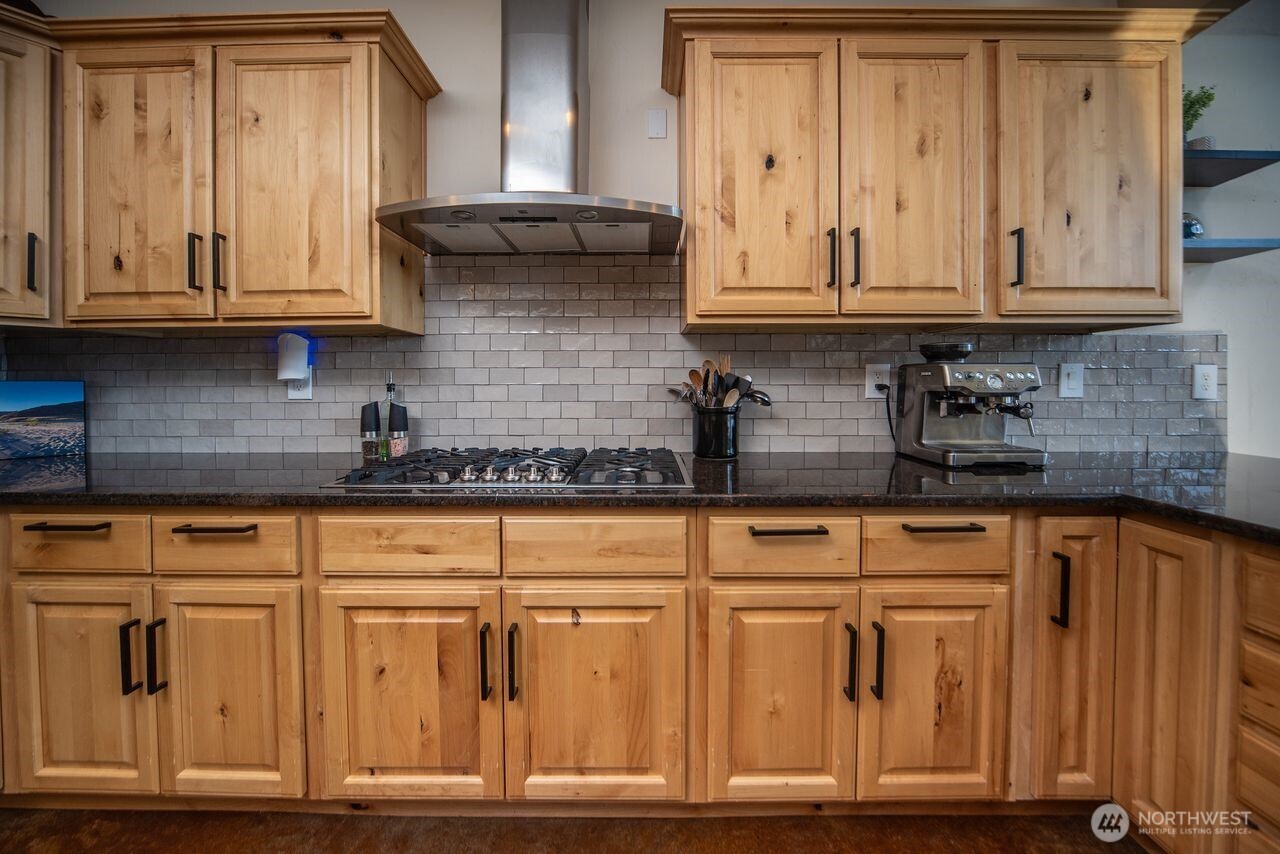 25053 SW Wanapum Street Quincy WA 98848