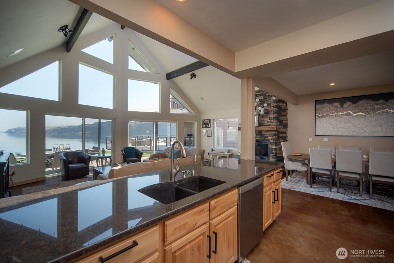 25053 SW Wanapum Street Quincy WA 98848