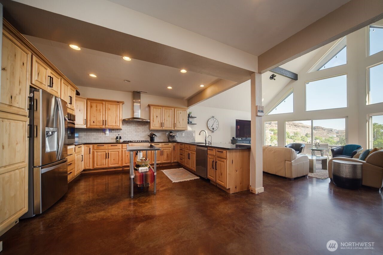 25053 SW Wanapum Street Quincy WA 98848