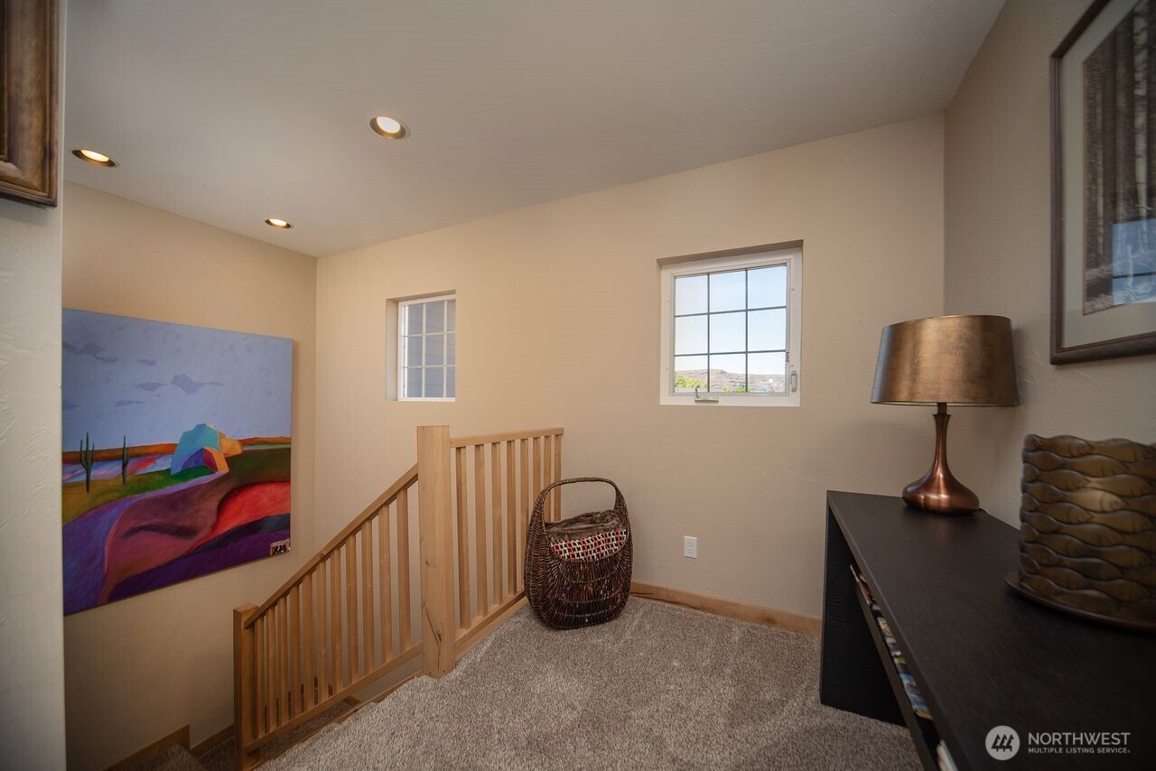 25053 SW Wanapum Street Quincy WA 98848